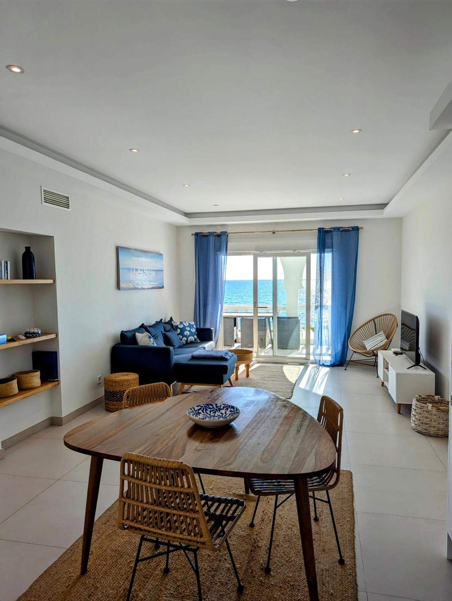 Rise & Shine Beachfront La Cala لا كالا ذي ميخاس المظهر الخارجي الصورة
